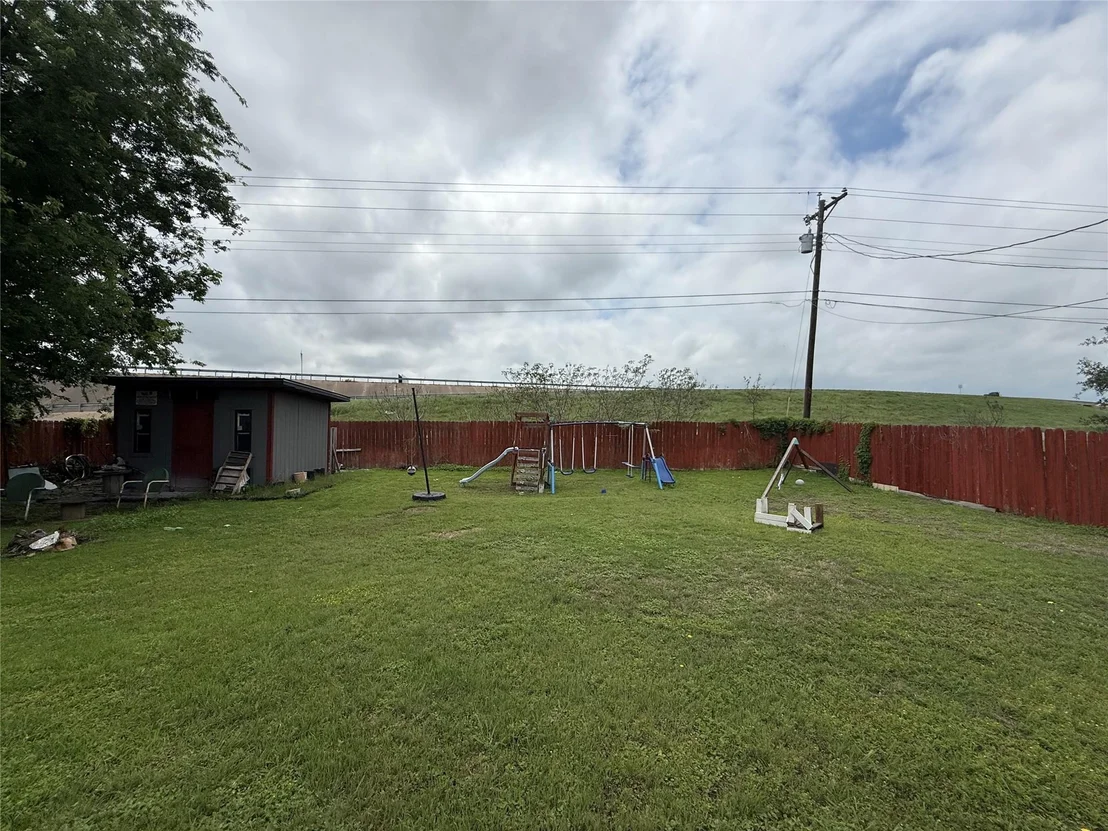 Photo of 1004 Clover Street