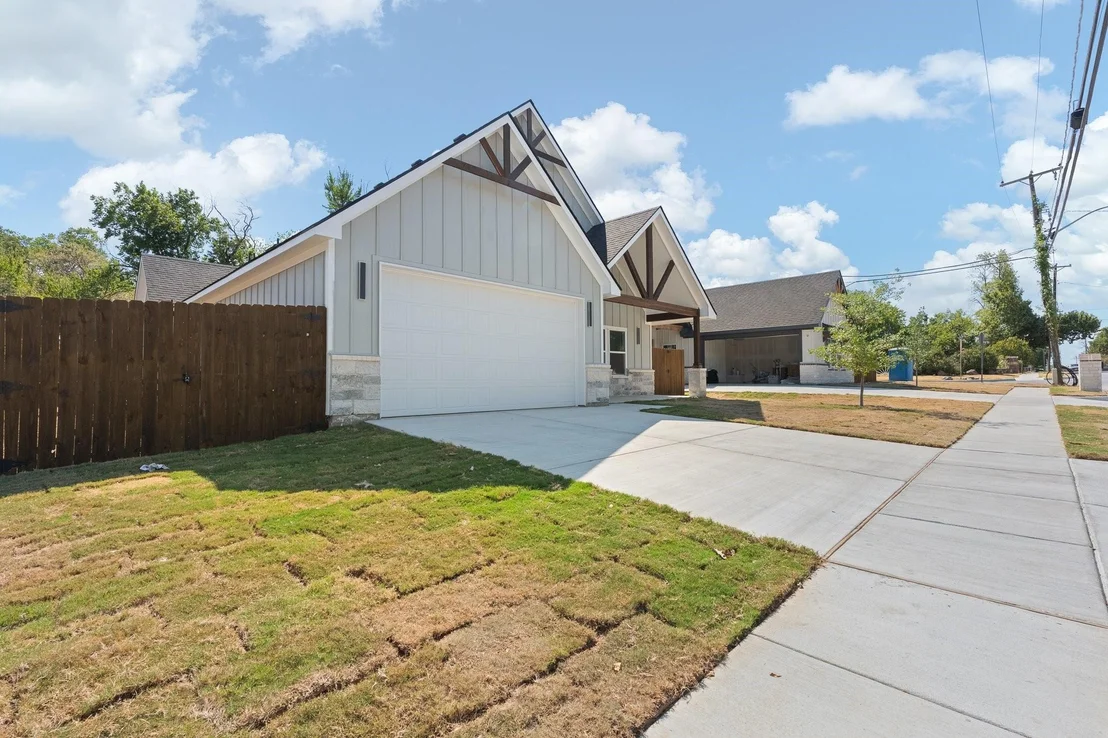 Photo of 809 Tierney Road