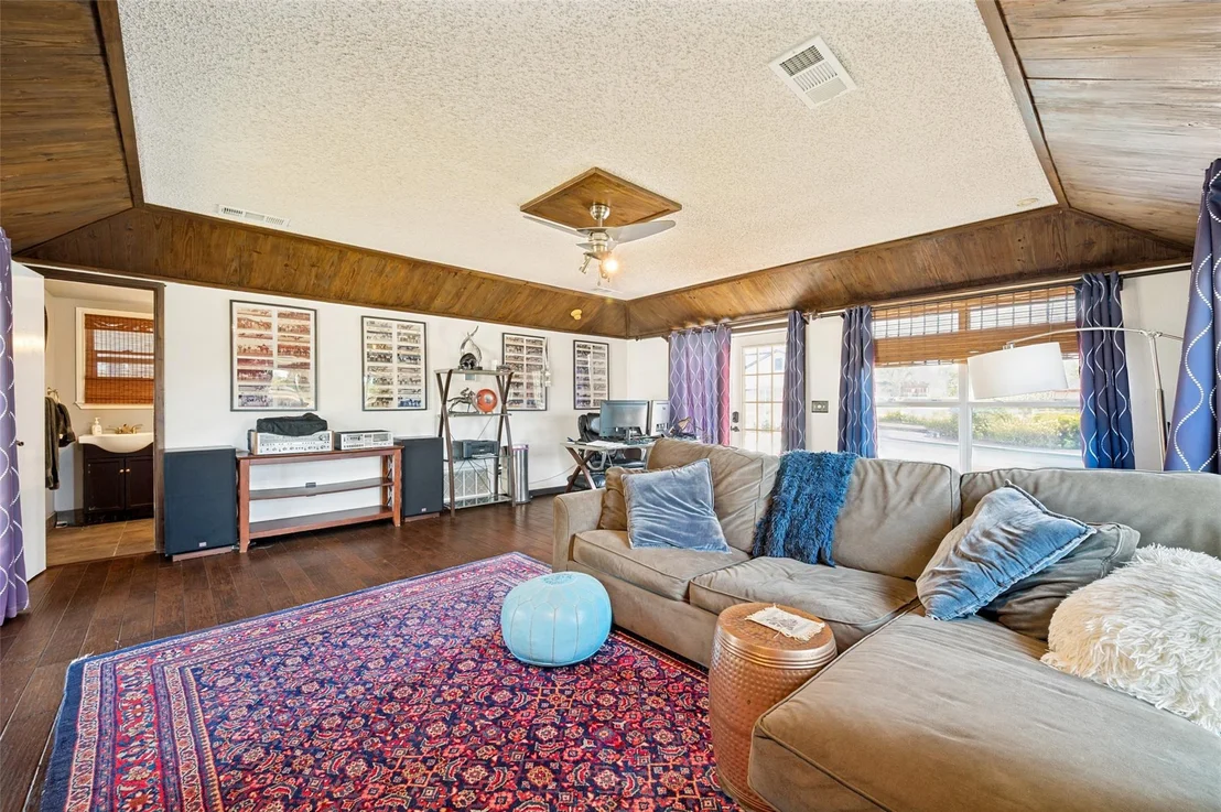 Photo of 6949 Freda Lane