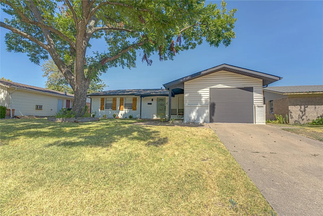 Photo of 3217 Centennial Drive