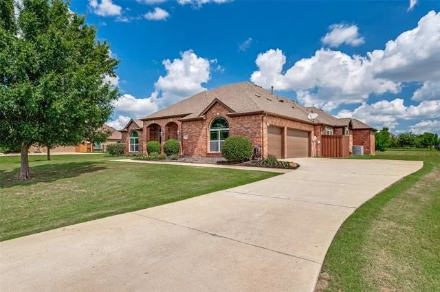 Photo of 213 Lake Way