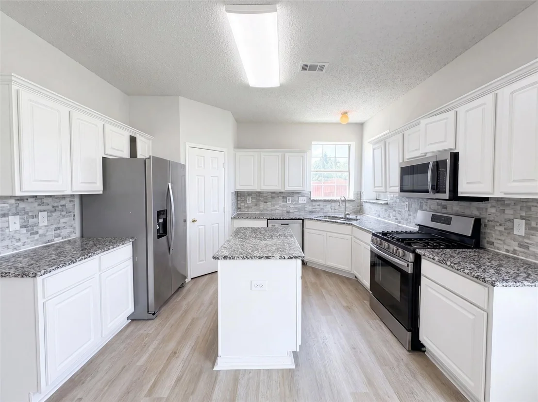 Photo of 861 Pimernel Lane