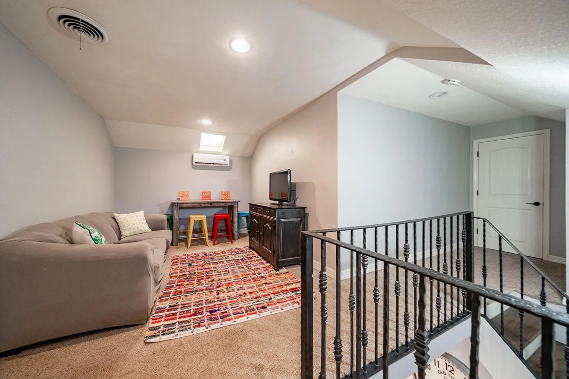 Photo of 1825 Elmwood Drive