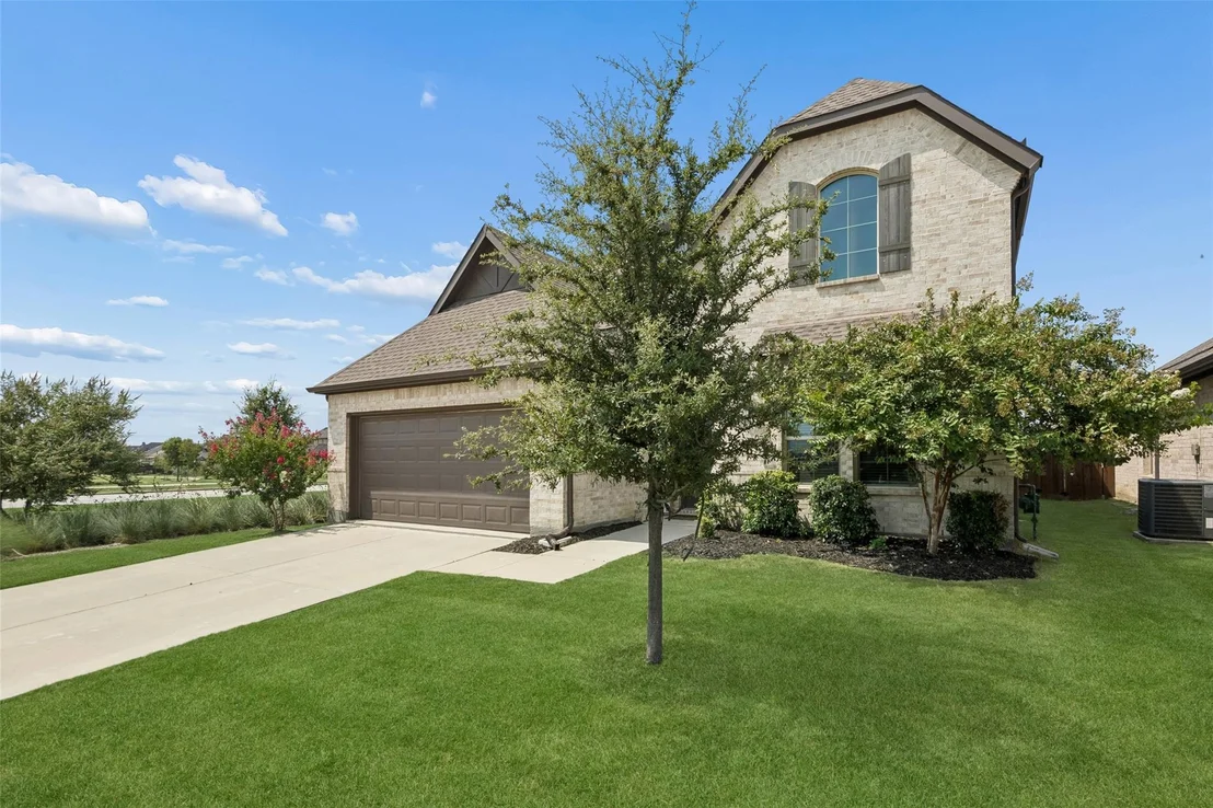 Photo of 621 Hummingbird Drive