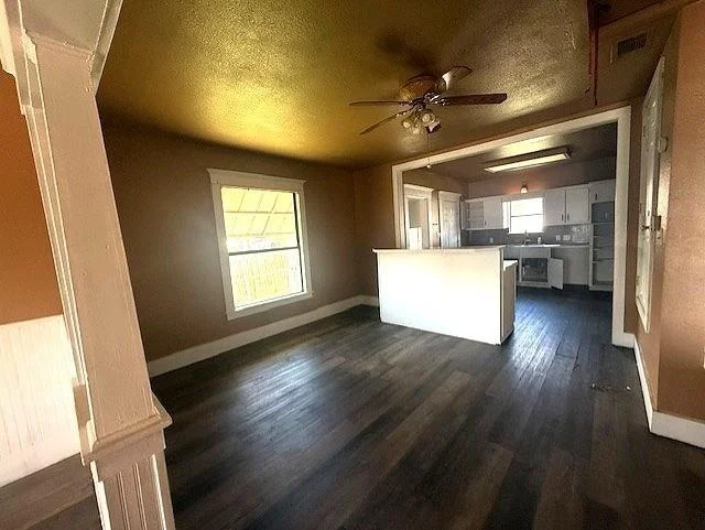 Photo of 700 W 8th Street