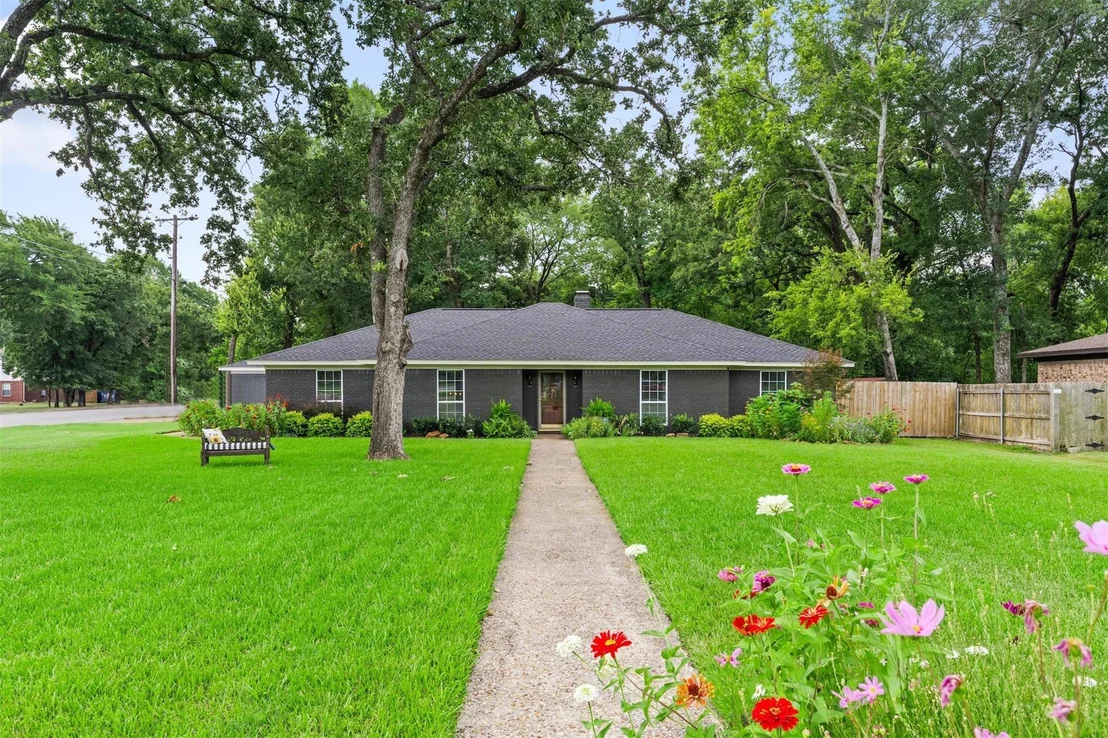 Photo of 1401 Bowie Circle