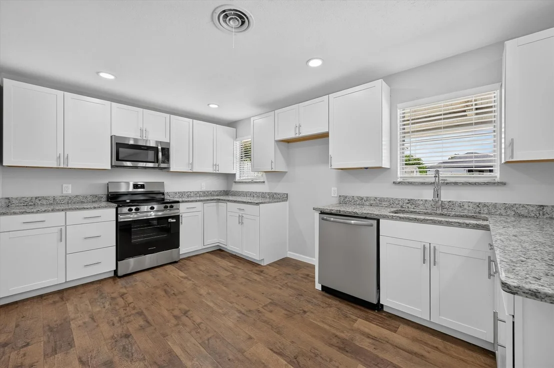 Photo of 154 Hallmark Drive W