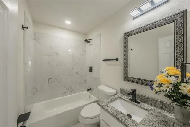Photo of 228 Blair Lane