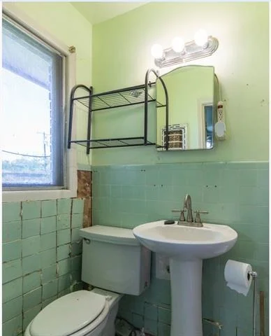 Photo of 2549 Madison Avenue