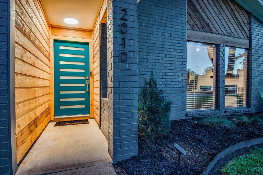 Photo of 2010 Heatherbrook Drive