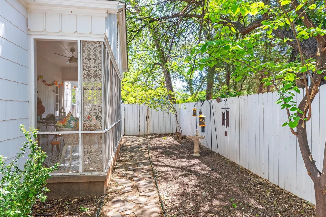 Photo of 1182 Glenwood Drive
