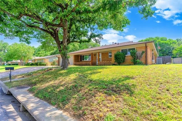 Photo of 1328 Brookside Drive