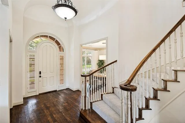 Photo of 5937 Glendower Lane