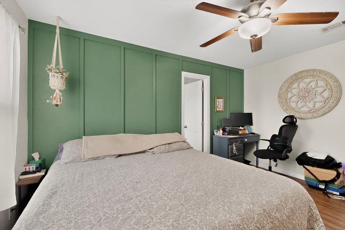 Photo of 423 Caloway Drive