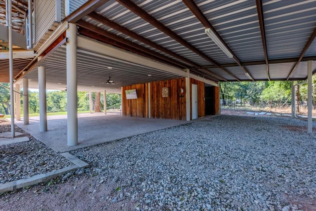 Photo of 421 N Lazy Bend Road