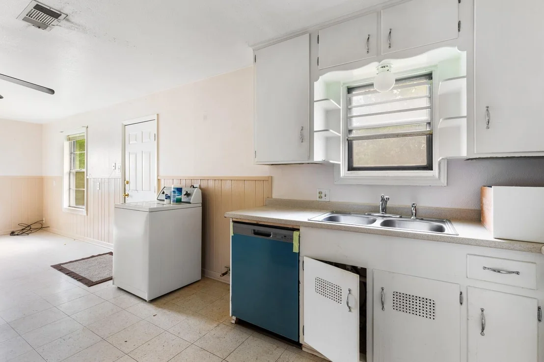 Photo of 1516 Bryan Avenue