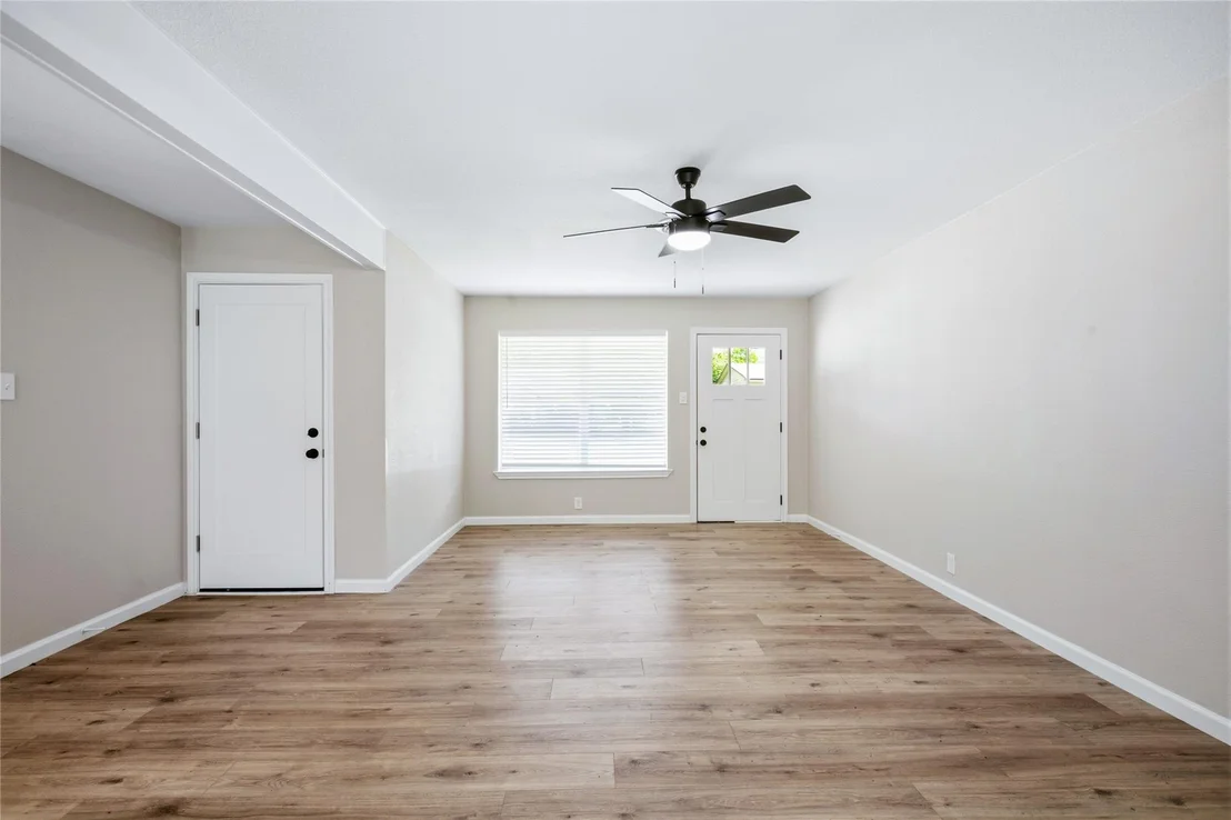 Photo of 1006 N Grant Drive