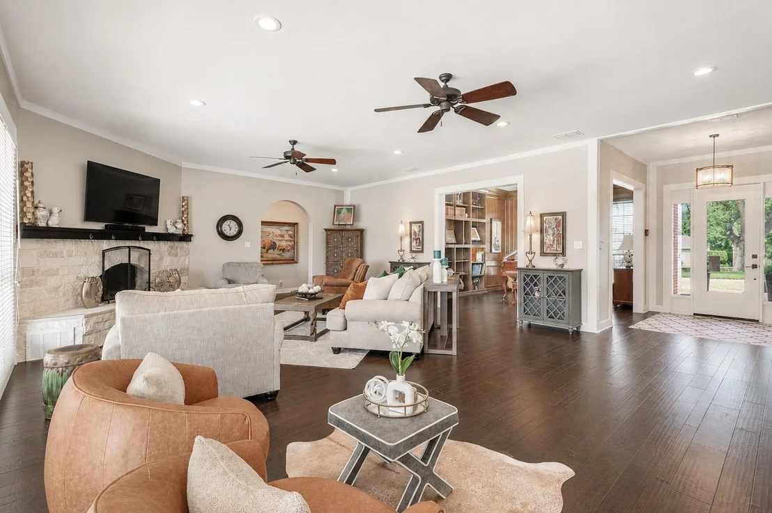 Photo of 6500 Hollytree Circle