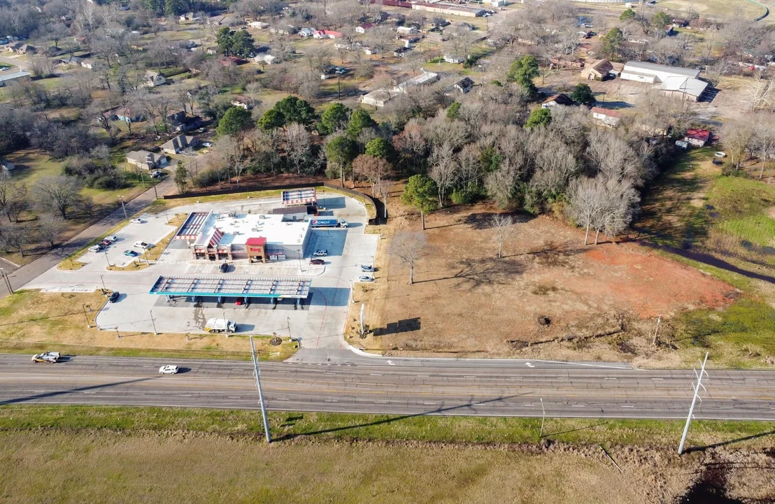 Photo of 700 N Greer Boulevard