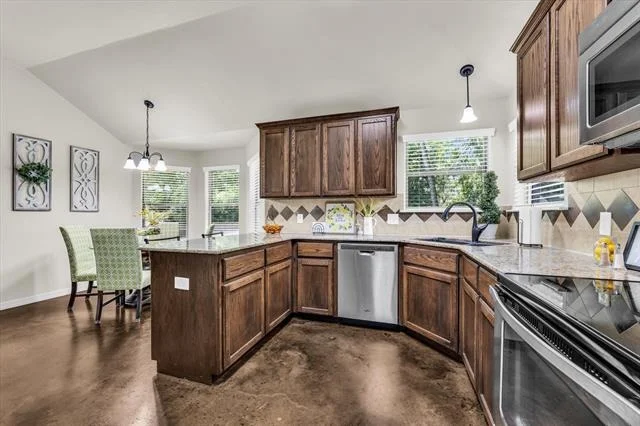Photo of 814 Springdale Circle