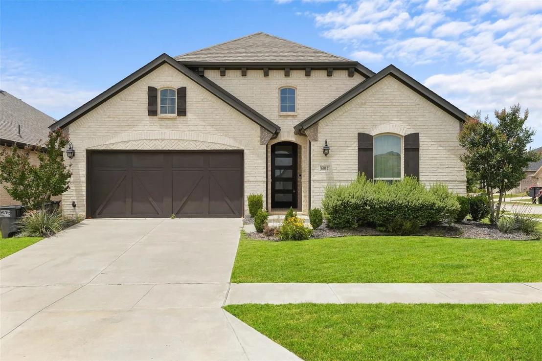 Photo of 6012 Mapleshade Way