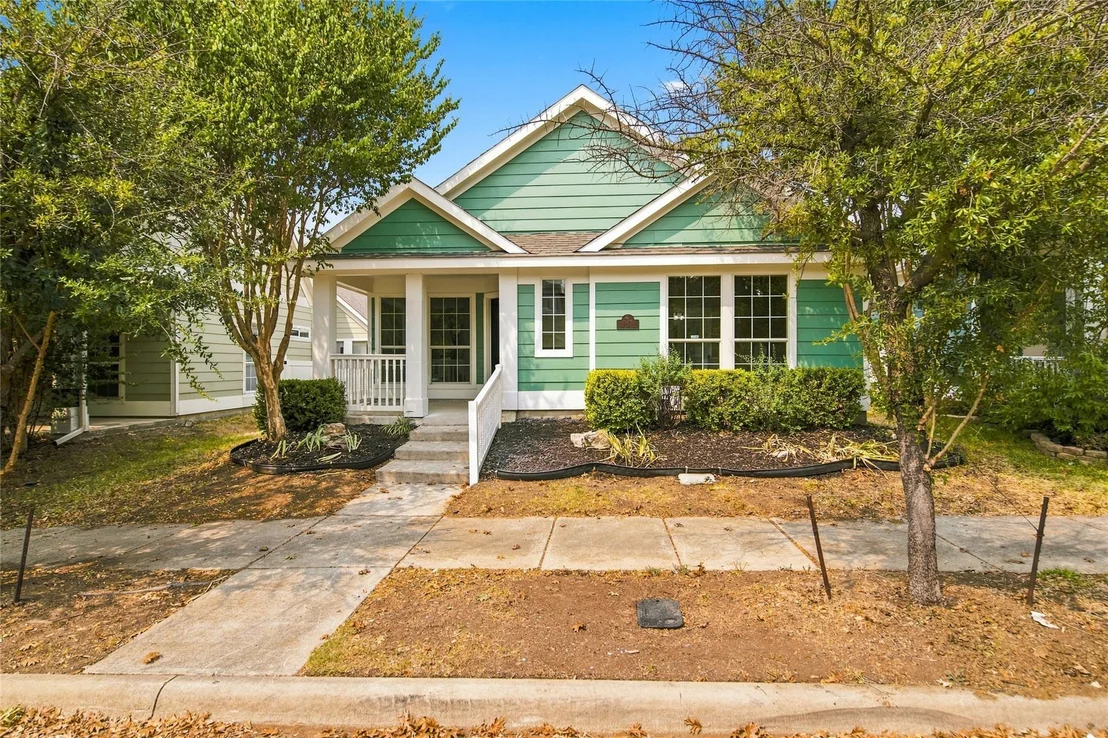 Photo of 1401 Live Oak Lane