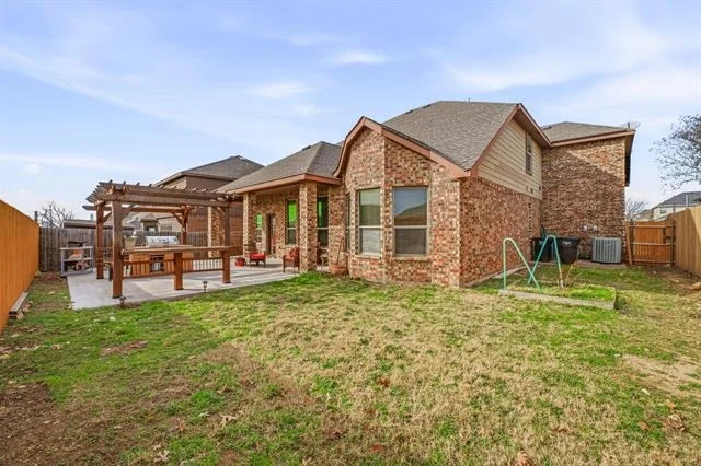 Photo of 409 Crown Oaks Drive
