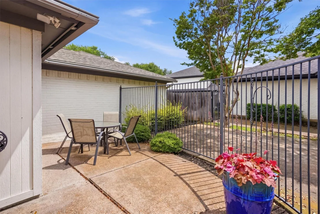 Photo of 5744 Ledgestone Drive