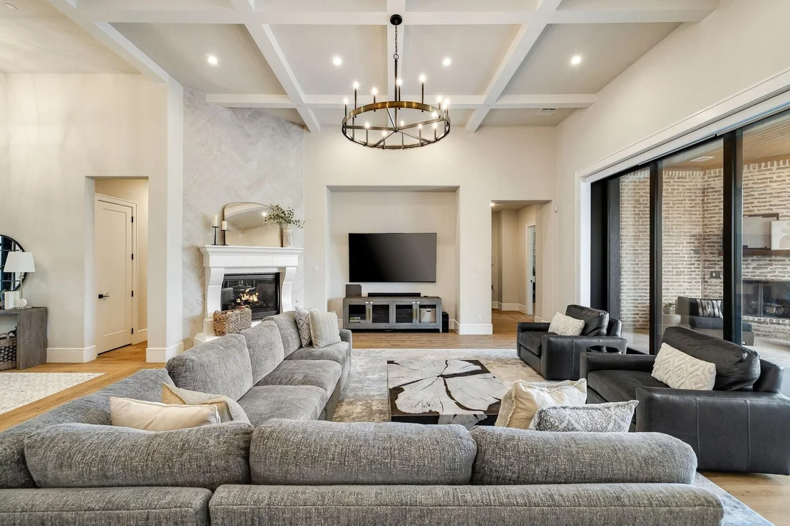 Photo of 660 Louise Drive