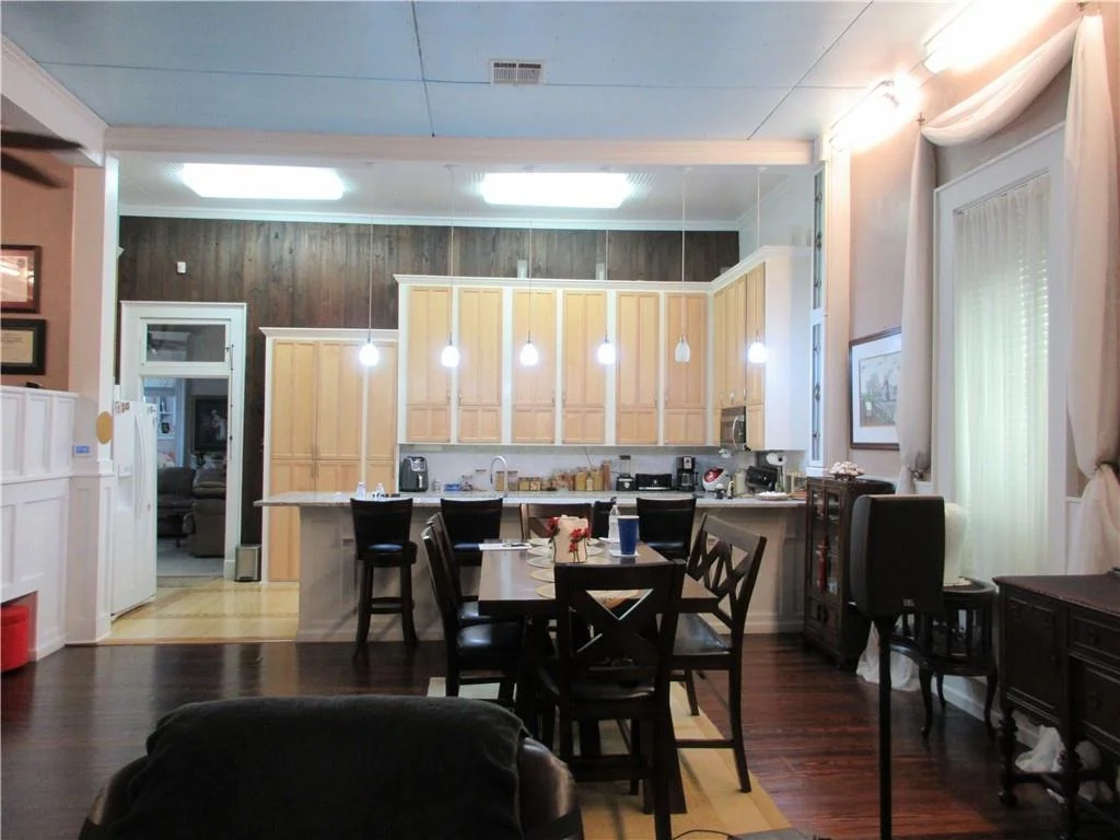 Photo of 201 Live Oak Street
