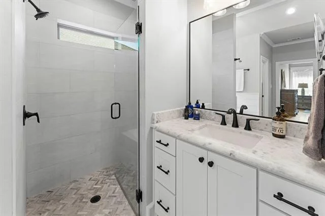 Photo of 416 Deer Point Cove
