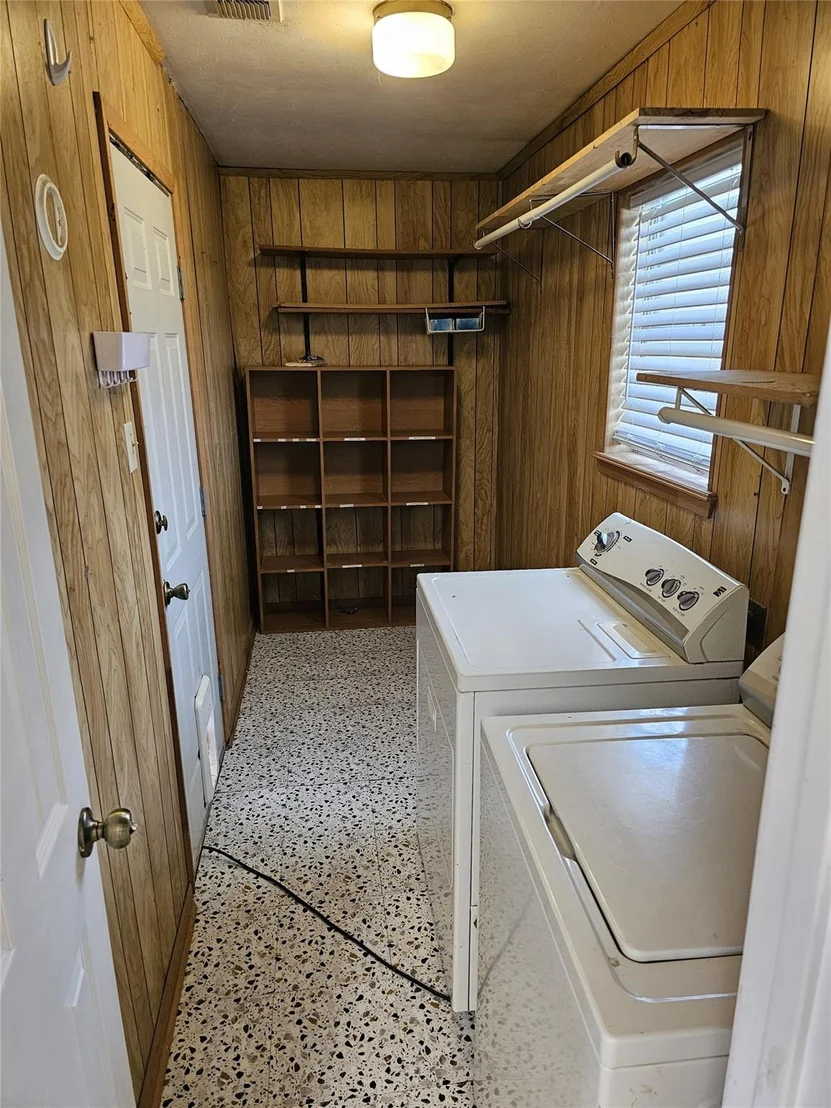 Photo of 105 N 3rd Street