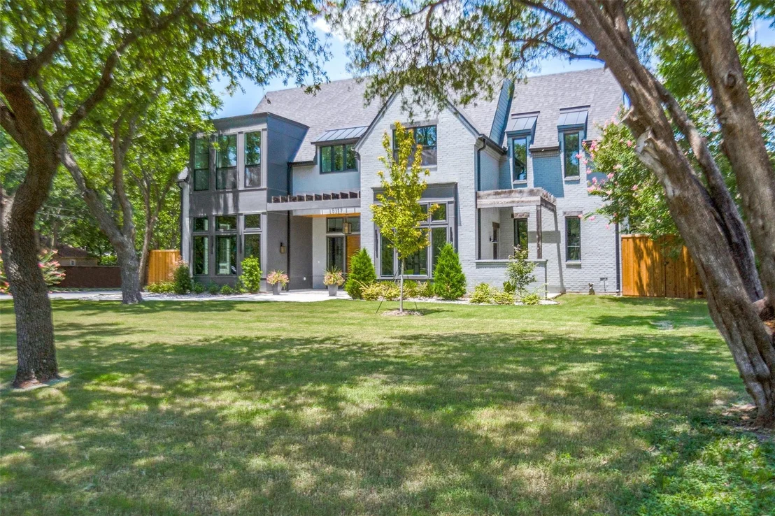 Photo of 9317 Redondo Drive