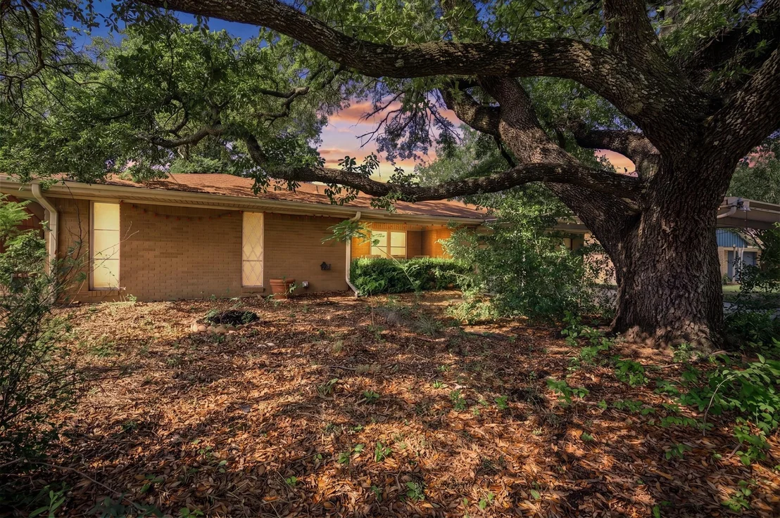 Photo of 104 Forest Lane
