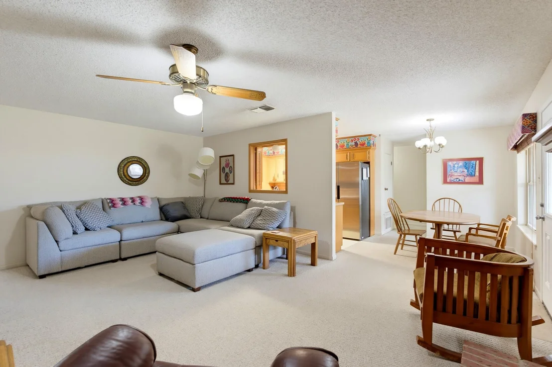Photo of 709 Gary Ln