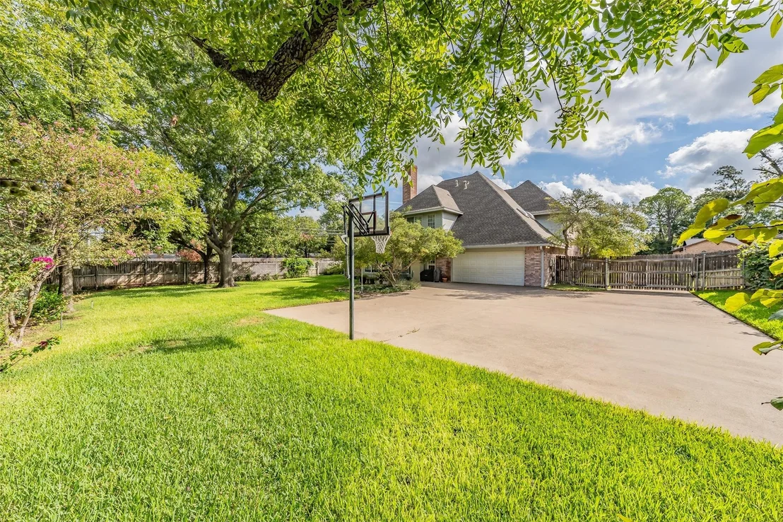 Photo of 1500 Arrowhead Drive