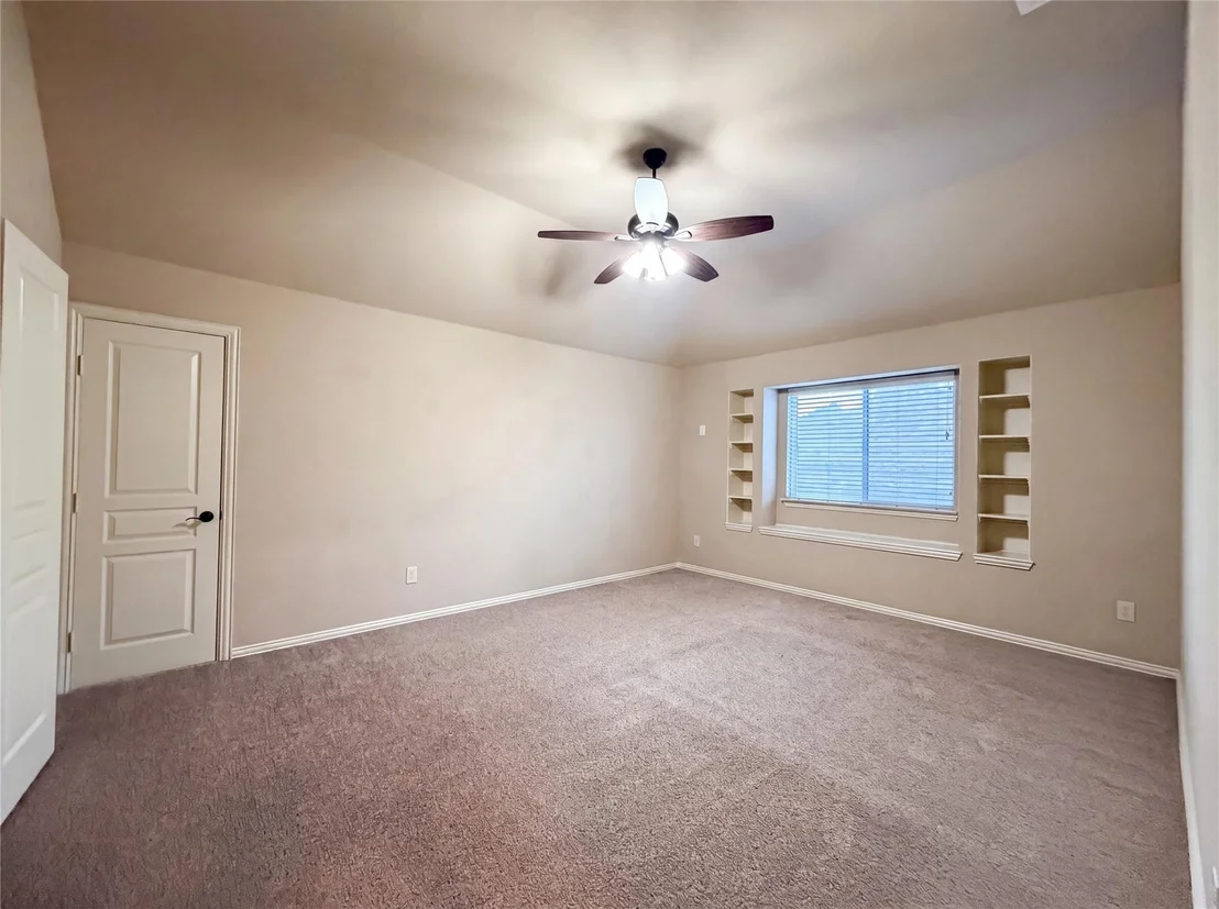 Photo of 725 Lyndhurst Drive