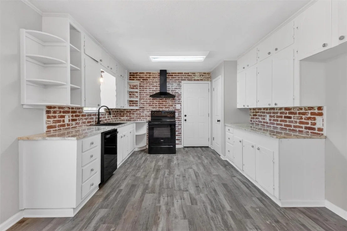 Photo of 6367 Orange Road