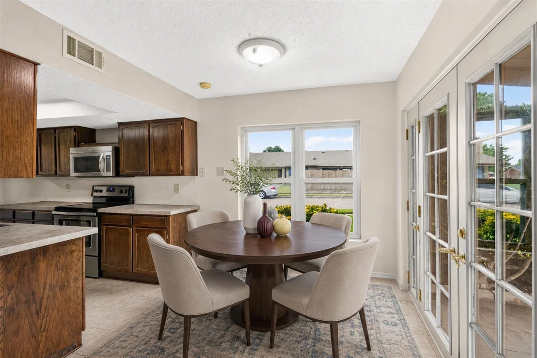 Photo of 3302 Ivanhoe Lane