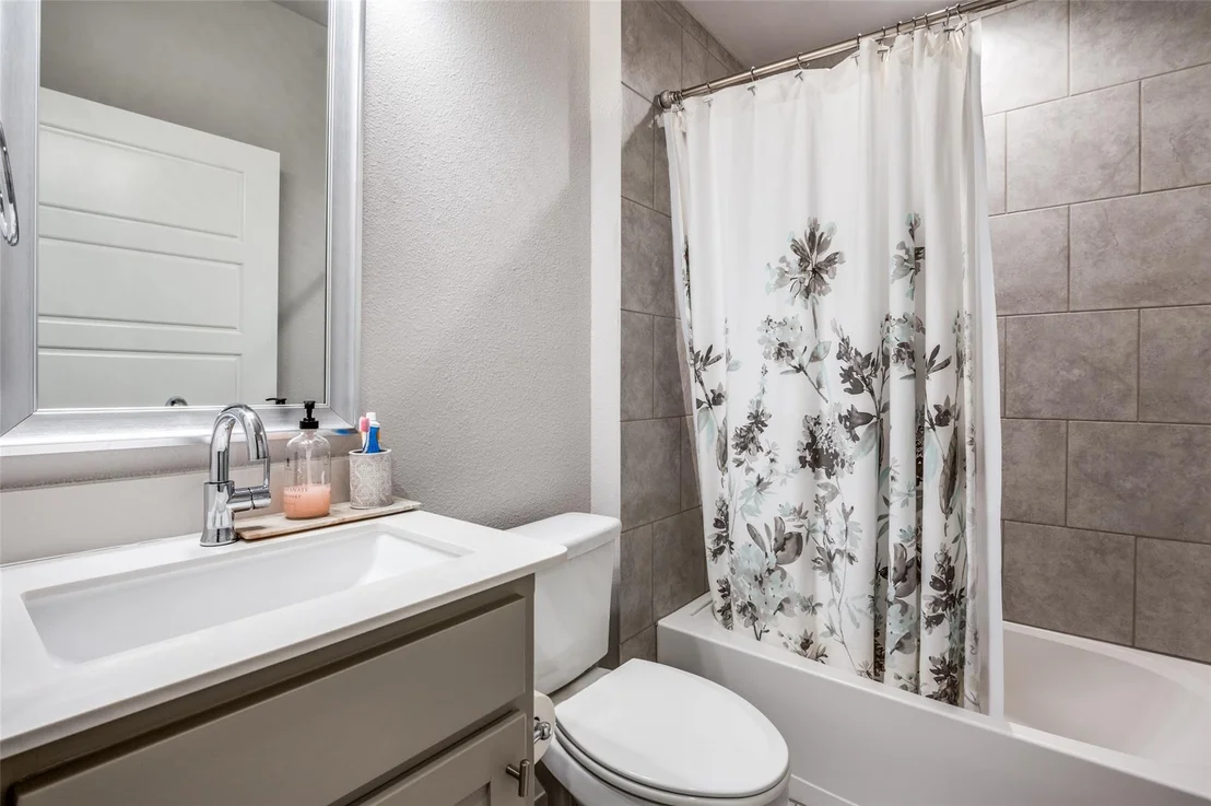 Photo of 1130 Foxglove Lane
