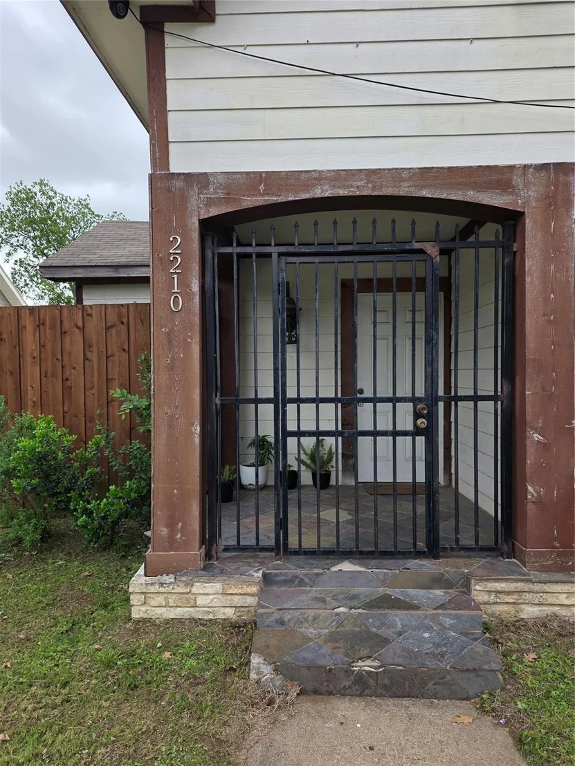 Photo of 2210 Eugene Street