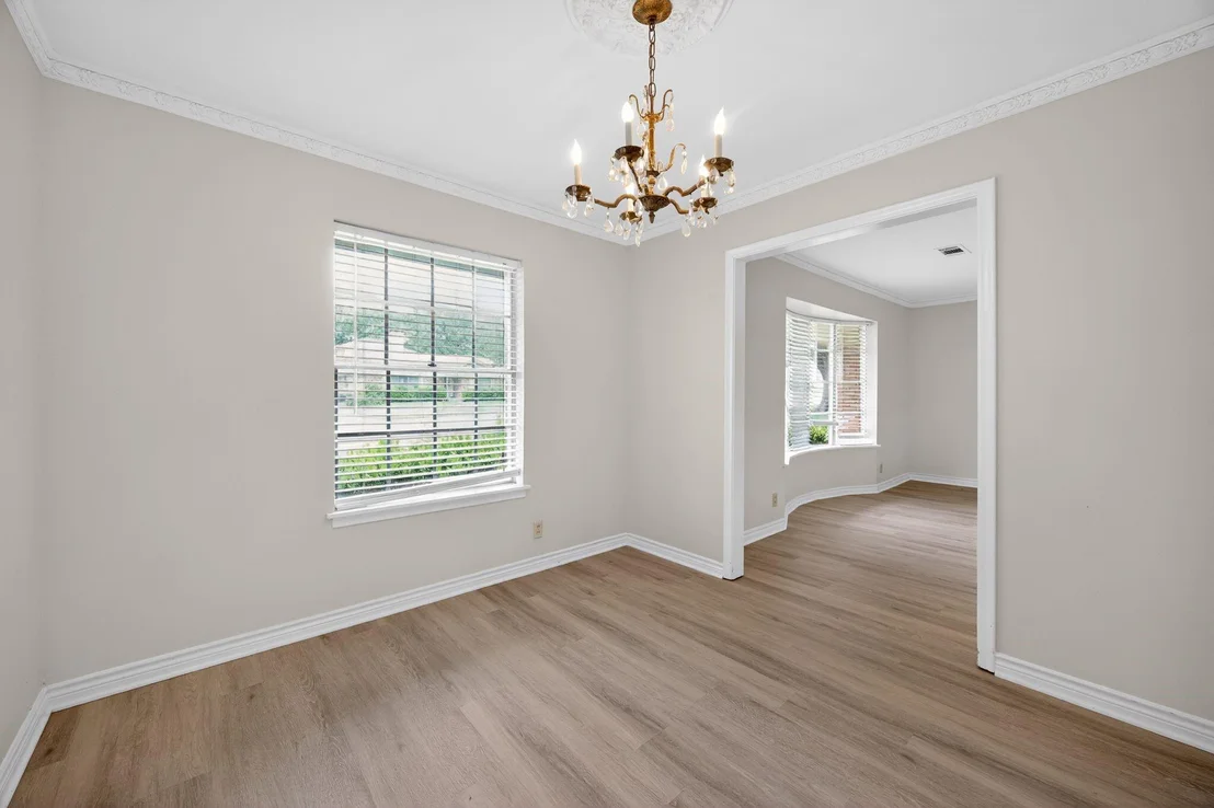 Photo of 1616 W Shields Drive