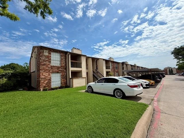 Photo of Unit 2521 at 12482 Abrams Road