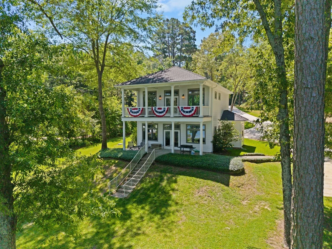 Photo of 18630 Eastside Road