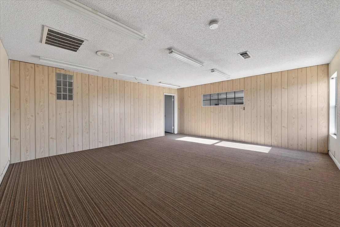 Photo of 611 W Spring Valley Road