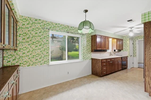 Photo of 1512 Cliffbrook Drive