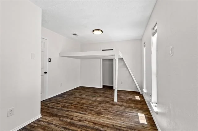 Photo of 629 Bur Oak Drive