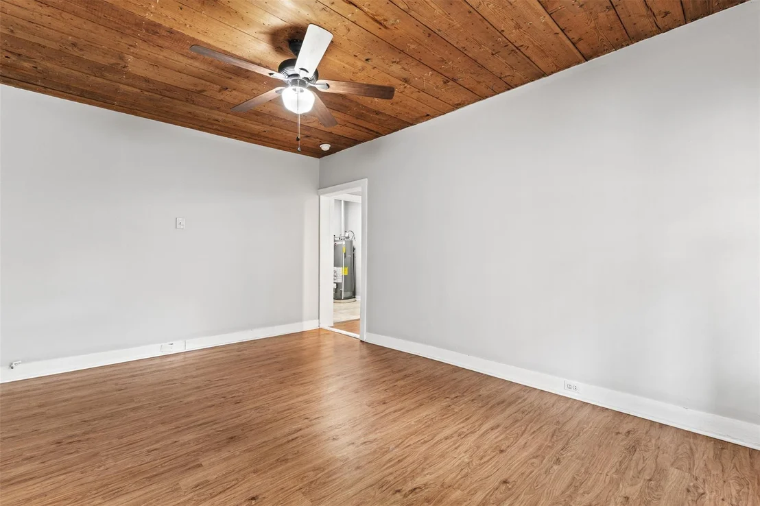 Photo of 512 Herring Avenue