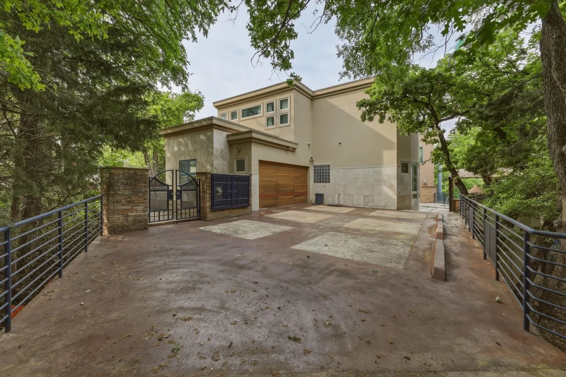Photo of 2607 Hemingway Drive