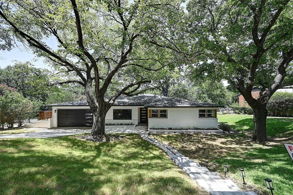 Photo of 3900 Pelham Road